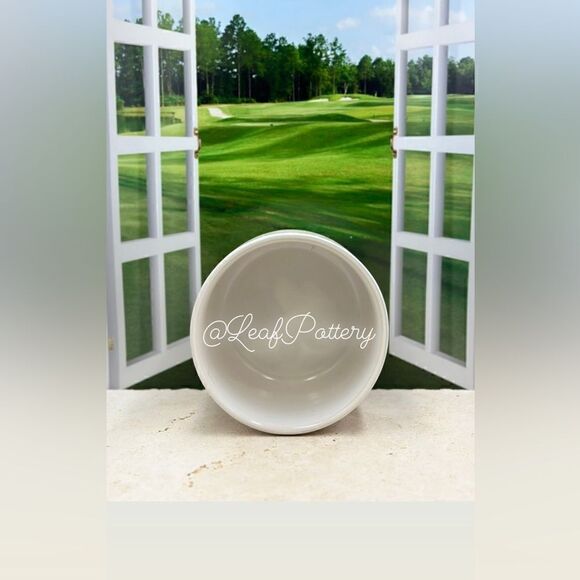 Coladita White Ceramic Planter Pot with Stud legs attached - Picture 7 of 9